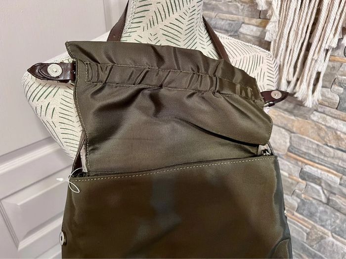 Très beau sac à mains couleur kaki avec fermeture et pression 26/17cm - photo numéro 5