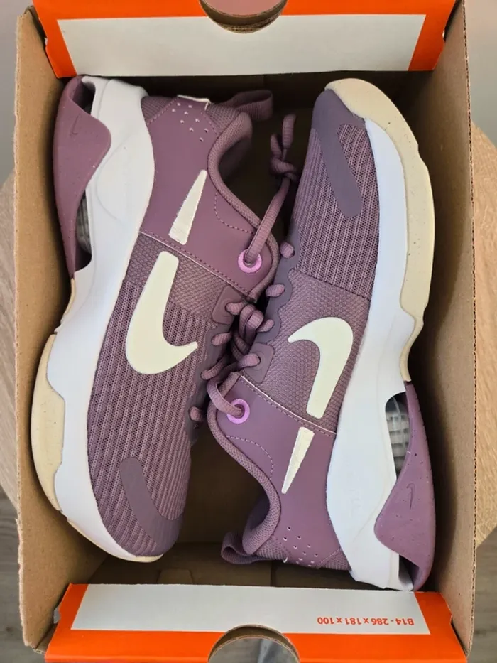 Nike zoom bella taille 38 neuves mauves violet