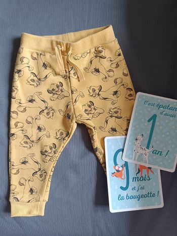 Bas de jogging Simba 🦕 Taille 9/12 moi