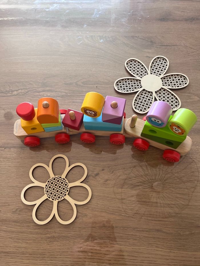 Train en bois à empiler - photo numéro 4