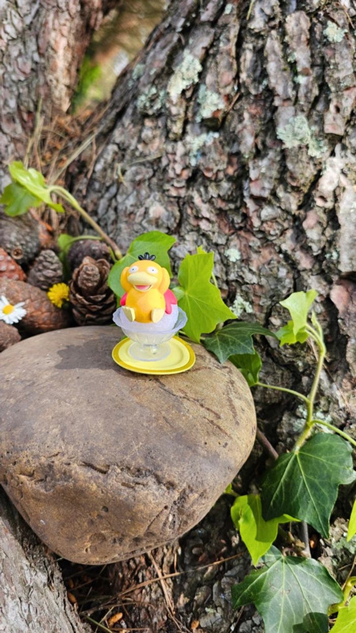 Super figurine Pokemon Nintendo Psykokwak boule de glace