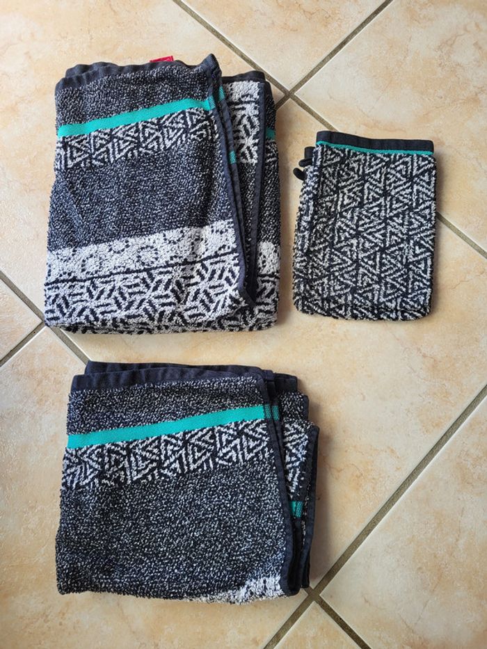 Ensemble serviettes de bain noir