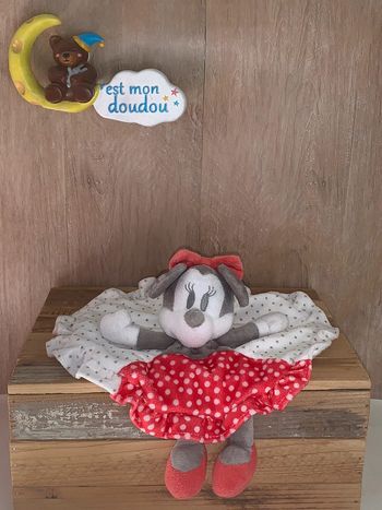 DY308 doudou minnie disney