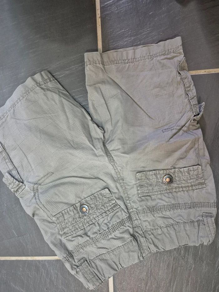 Short gris - photo numéro 3