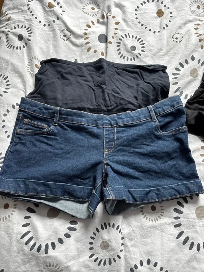 2 Shorts grossesse - photo numéro 2