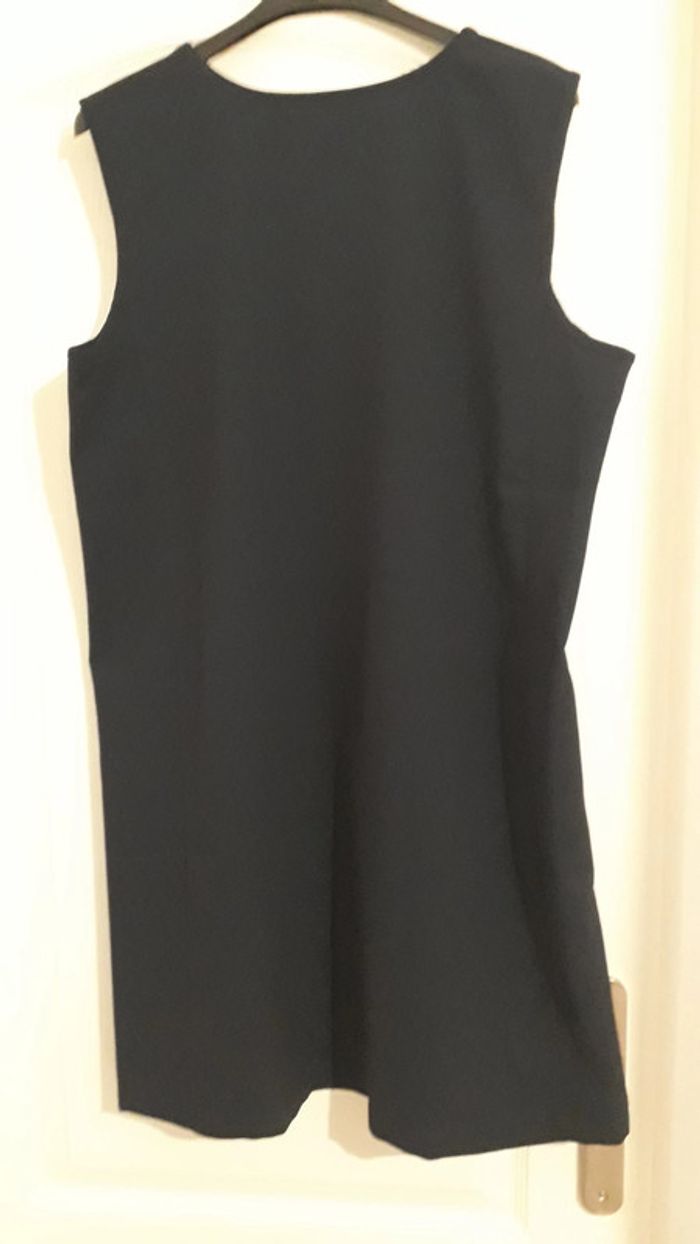 Robe bleue marine et perles dorées T44 - TBE - photo numéro 4