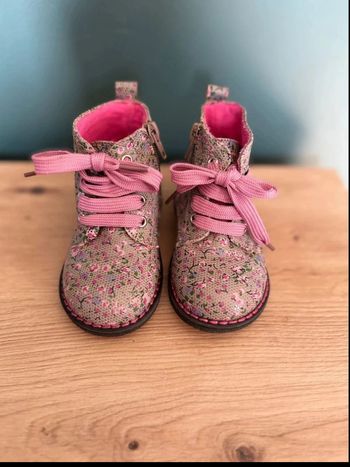 Chaussures T22