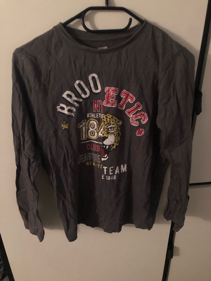 Haut kiabi taille 12ans confortable en très bon état