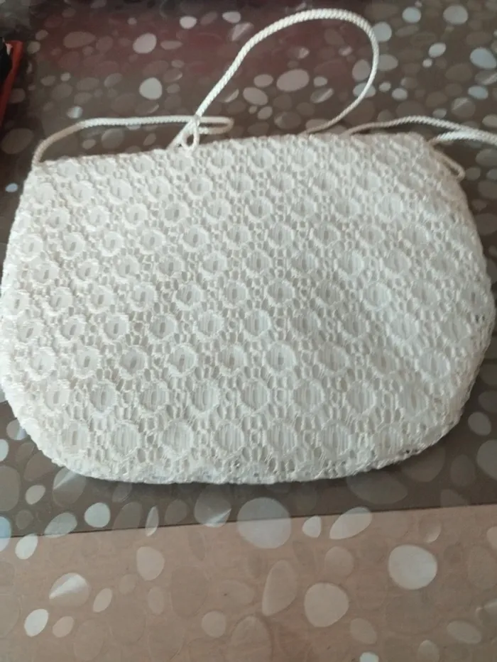 Pochette blanche neuve idéal pour un mariage - photo numéro 3