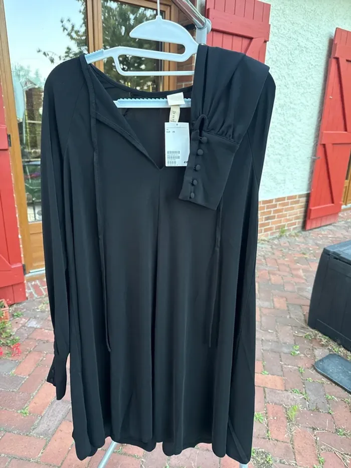 Très jolie robe h&m neuve avec étiquette taille overzixe - photo numéro 4