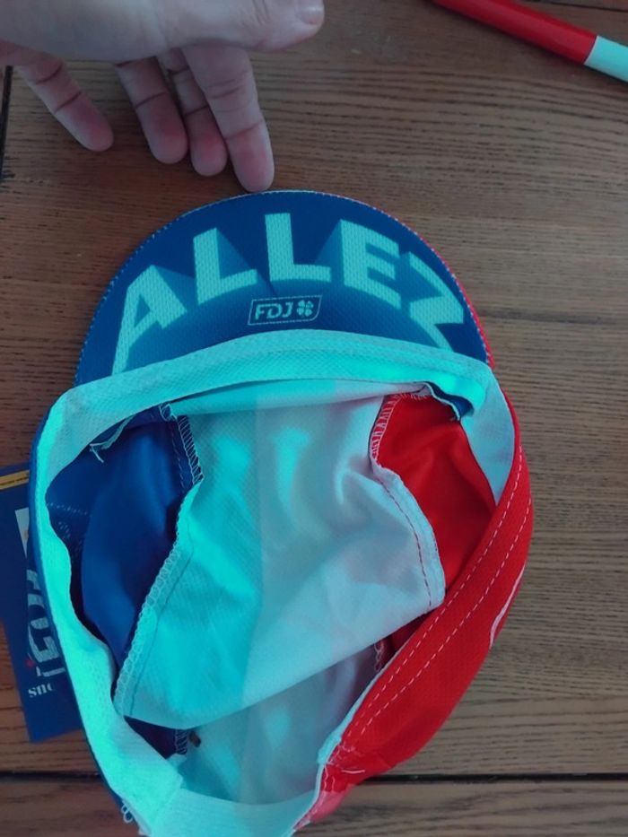 Casquette de vélo neuve - photo numéro 2