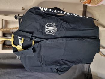 Chemise longue mercredi taille 12-13 ans