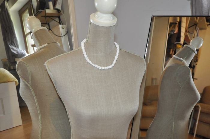 Collier pierres blanches tb état - photo numéro 2