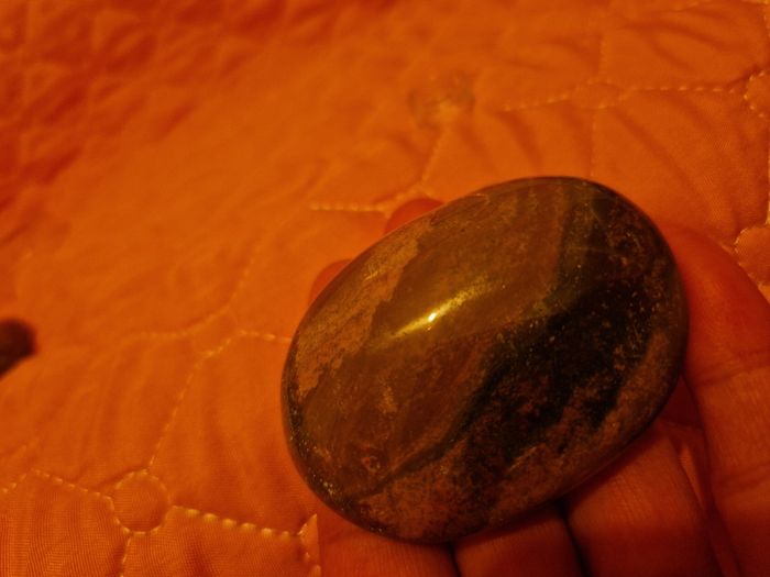 Pierre Naturelle jaspe une variété de calcédoine de Madagascar neuf 68g - photo numéro 3