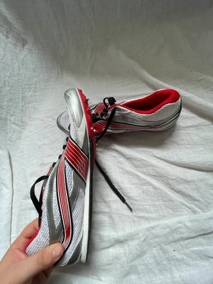 Pointes de course Kalenji AT Start – Taille 45 – Noir / Rouge / Blanc – Excellent état - photo numéro 2