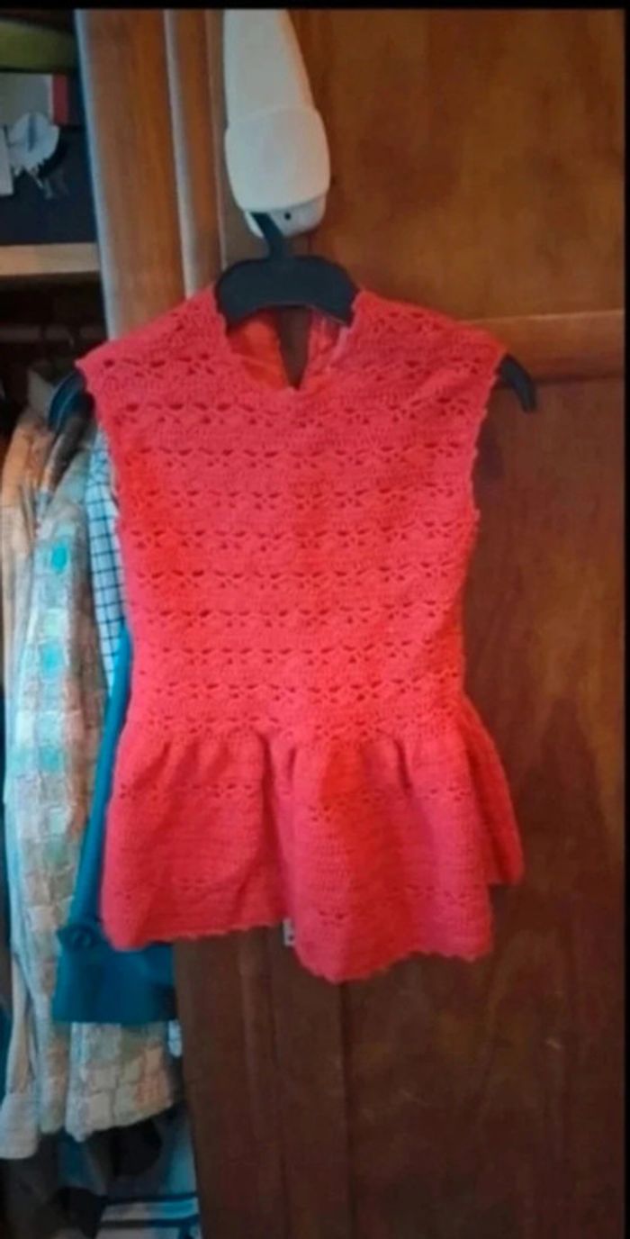 Robe rouge au crochet fait main T9/12mois