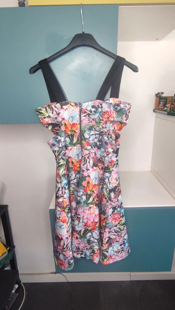 Robe à motifs fleuris, Taille S/M (estimée) - photo numéro 2