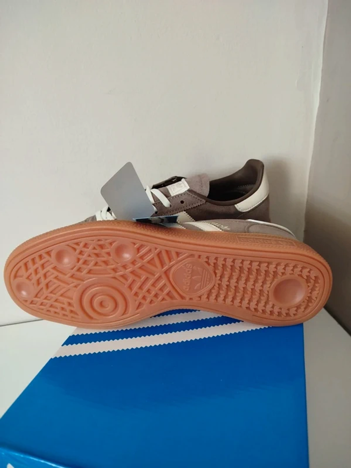 Adidas Handball Spezial taille 38.5 - photo numéro 4