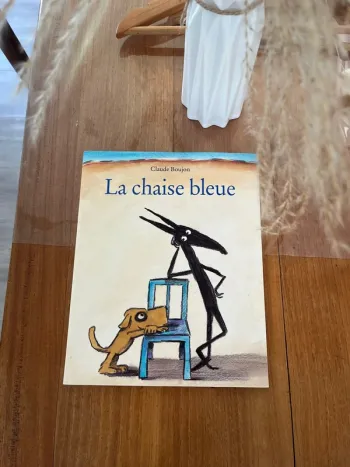 La chaise bleue