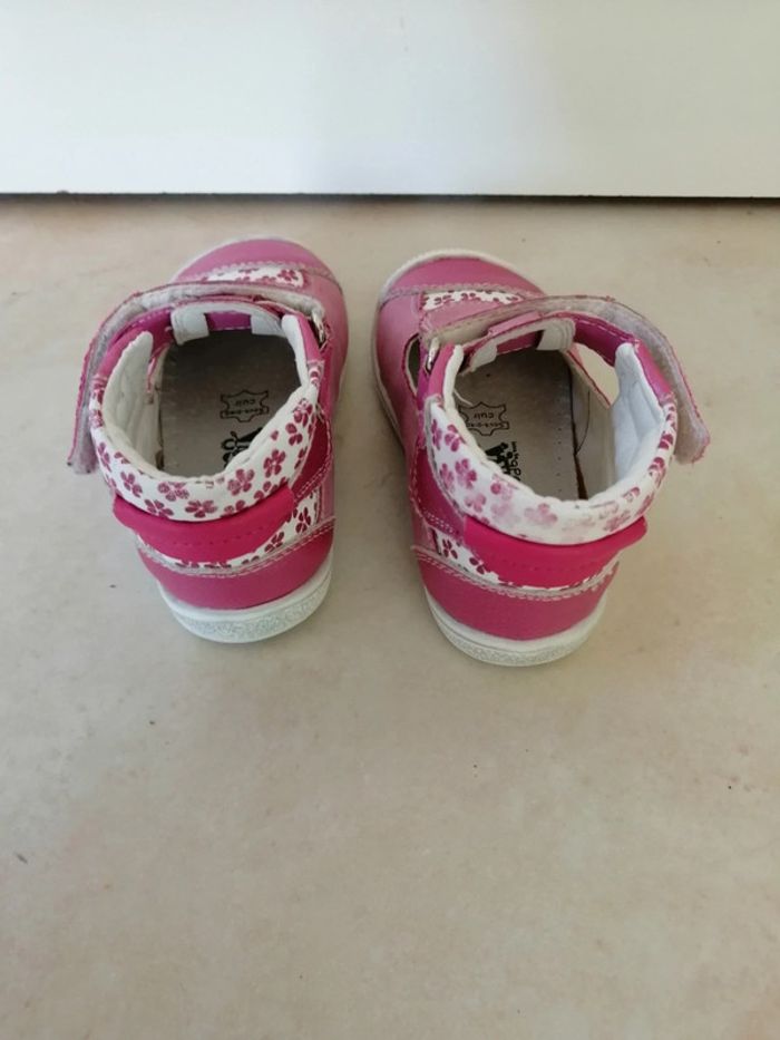 Chaussures t 20 - photo numéro 3