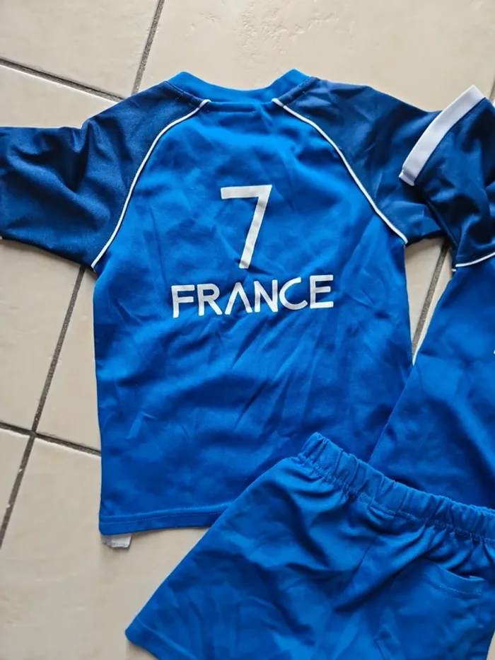 2 maillots + 1 short de foot France 3/4 ans - photo numéro 9