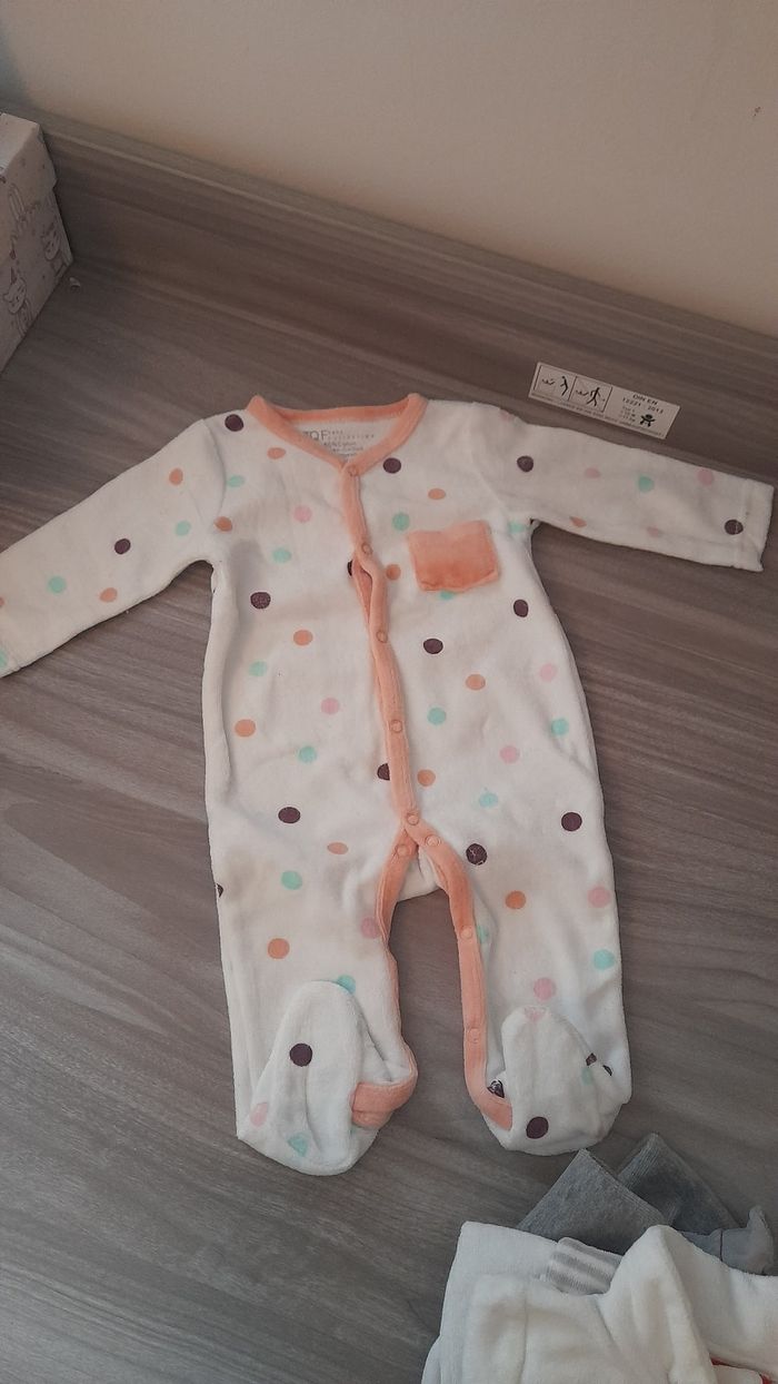 Lot vêtements bébé filles 0-3 mois - photo numéro 4