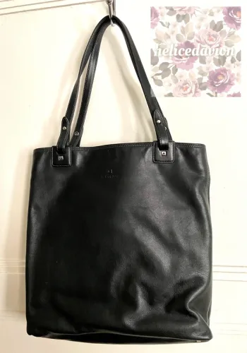 Sac fourre-tout marque Le tanneur en cuir noir
