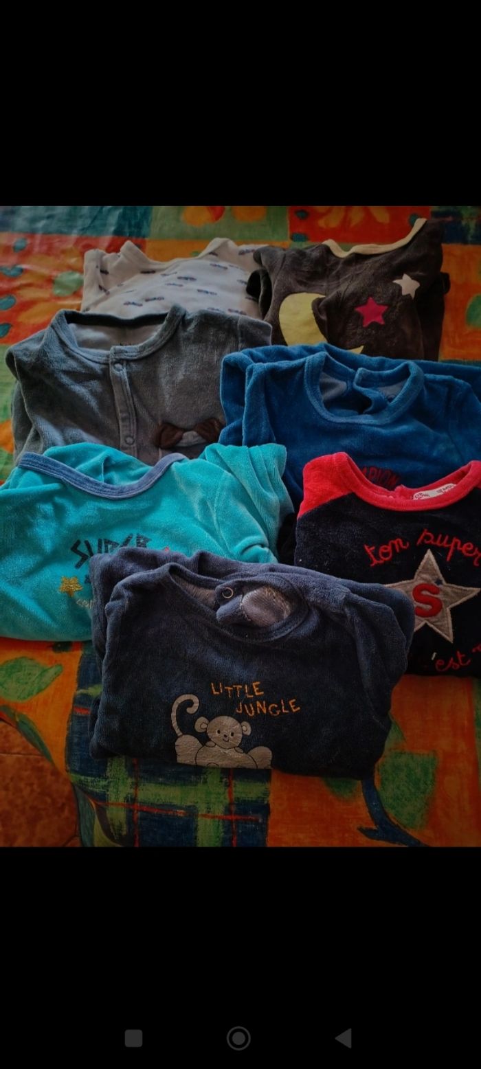 Lot pyjamas hivers 12 mois