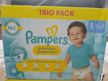 Couches Pampers premium protection