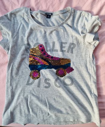 Tee-shirt manches courtes fille Kiabi gris roller sequins 126-131 cm