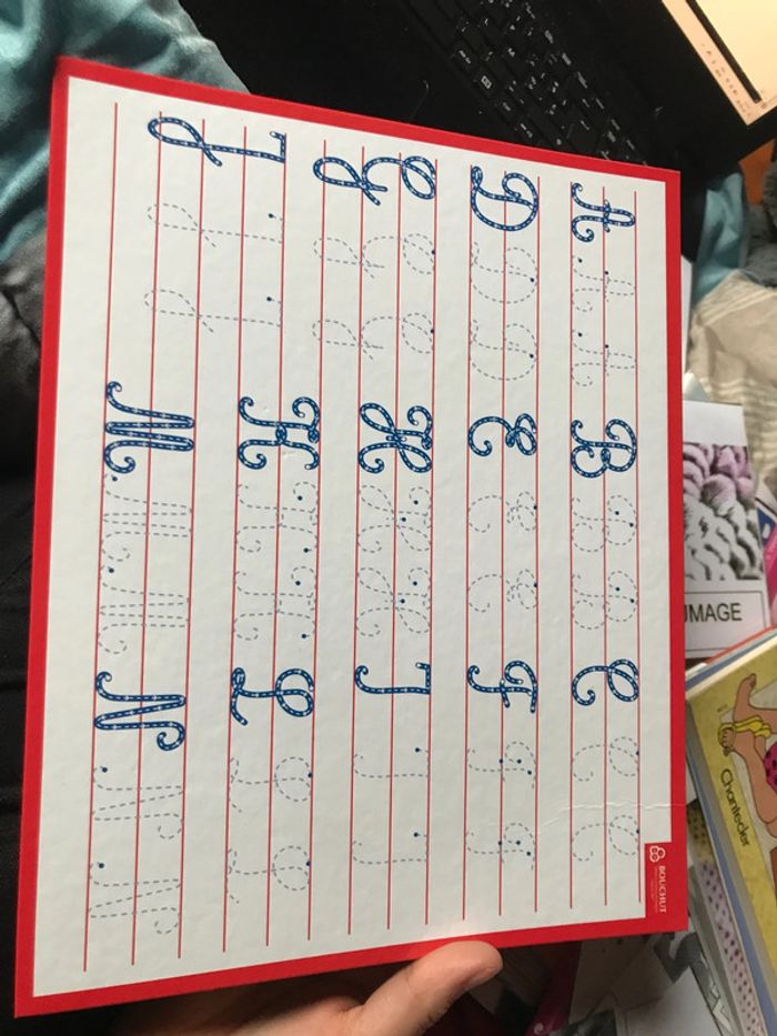 Tableau effaçable pour écrire les majuscule