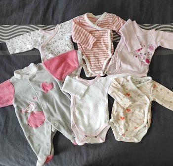 Lot pyjama et bodies naissance