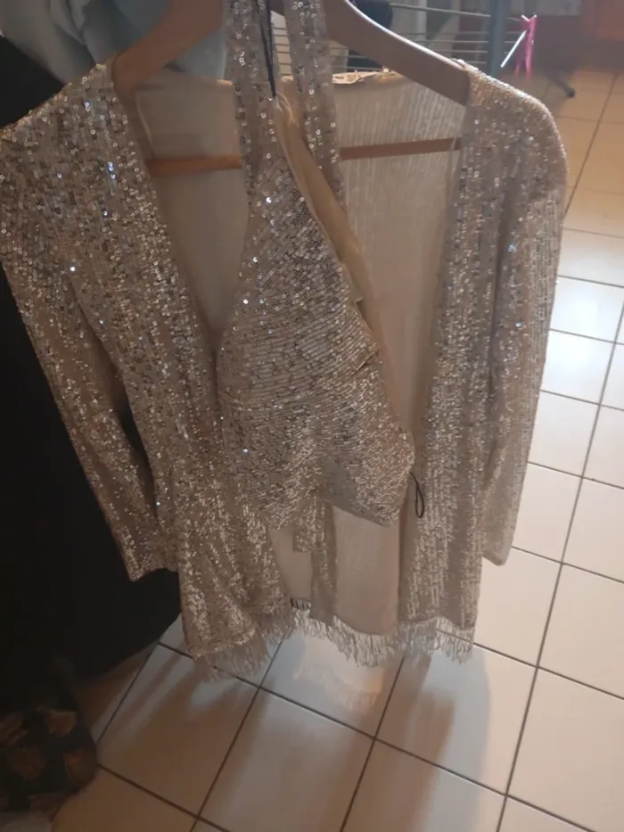 Ensemble sequin t L
