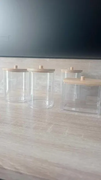 Lot transparent d'accessoires de salle de bain neuf