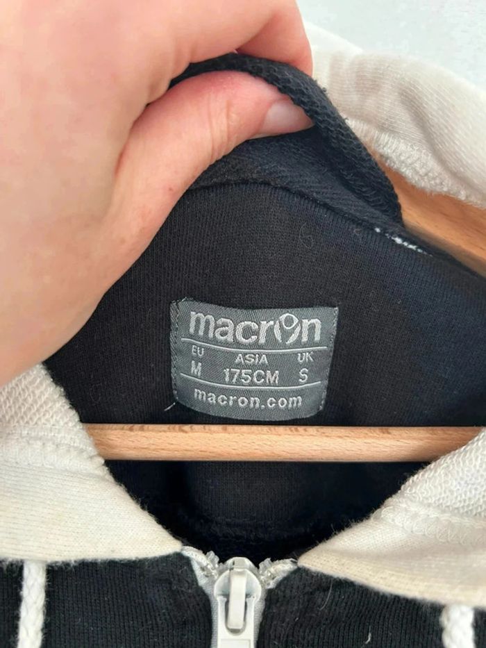 Sweat Macron - photo numéro 2