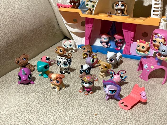 Lot de figurines petshop