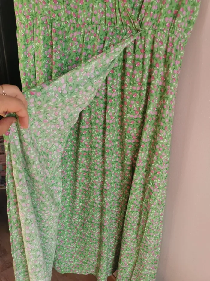 Robe longue manches courtes. Verte à motifs. - photo numéro 5