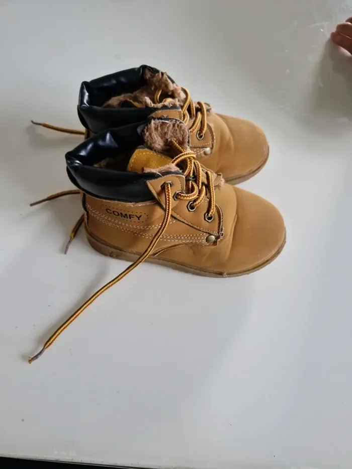 Chaussures montante fourrée 28 - photo numéro 3