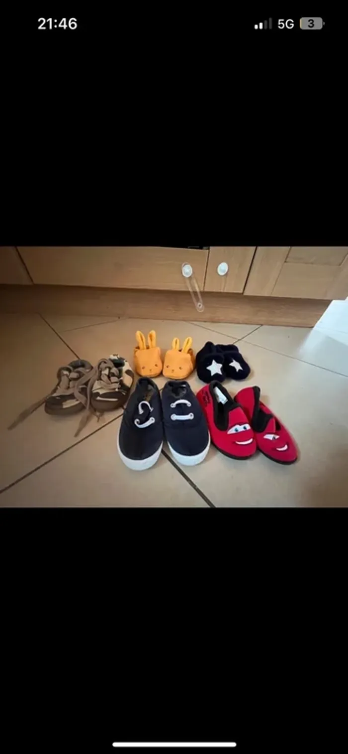 Paire de chausson/ chaussure taille 19 ( prix à l’unité )