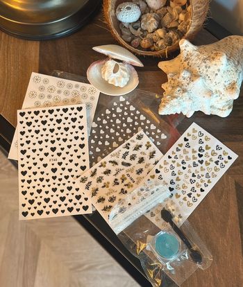 Lot nail art – neuf – stickers + poudre chrome + applicateur