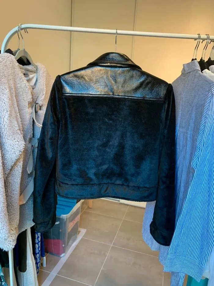 Veste Claudie Pierlot en vinyl et « doudou » taille M - photo numéro 4
