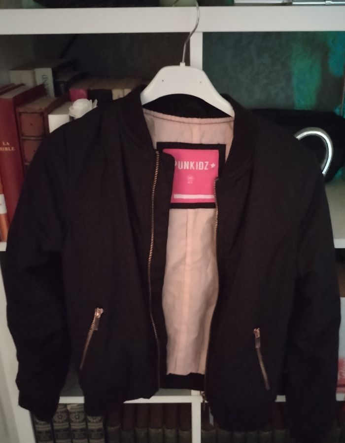 Jolie veste "Punkids" très peu portée - photo numéro 7