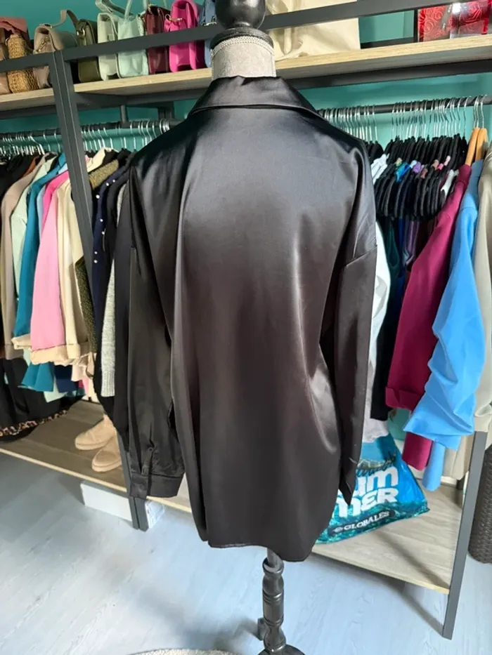 chemise en satin noir - photo numéro 4