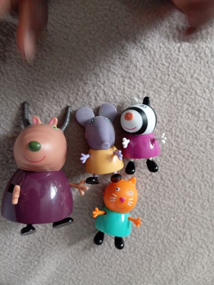Lot figurines personnages Peppa pig a l'école - photo numéro 3