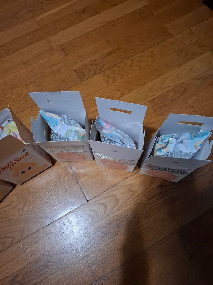 Lot de 5 labubus - photo numéro 5