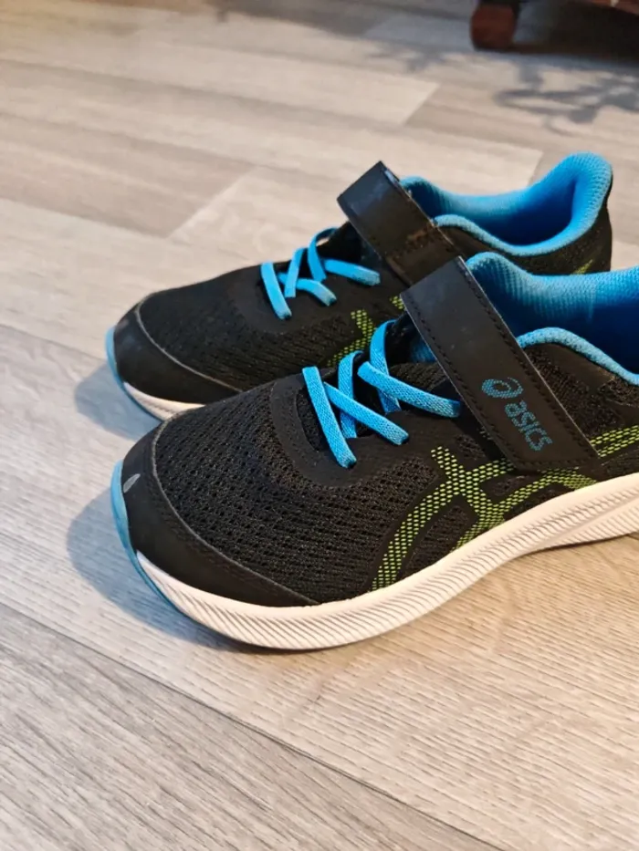 Baskets Asics Pointure 33.5 - photo numéro 3