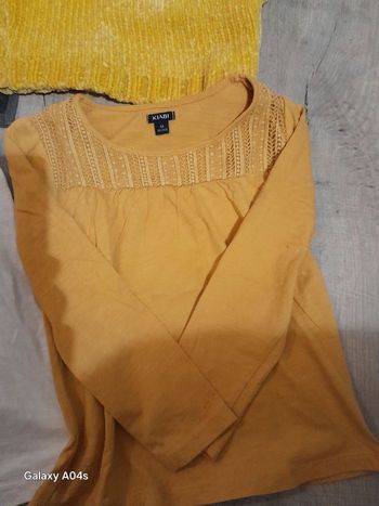 Lot de vêtements fille une robe blanche d'été une  jupe salopette  