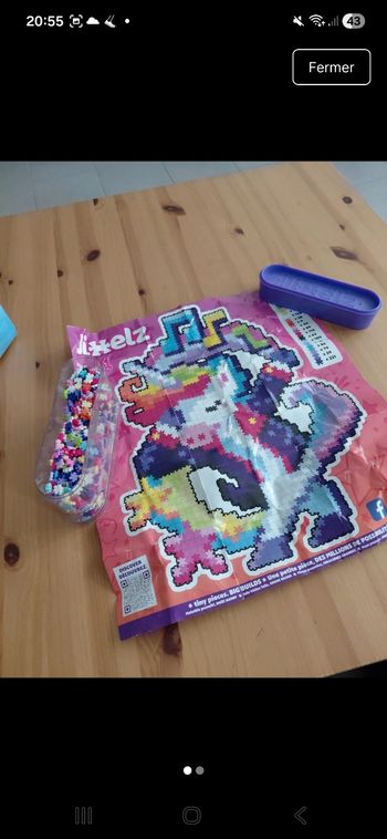 Puzzle jixelz grand modèle en tres bon état dans sa boîte d origine modèle licorne et lama