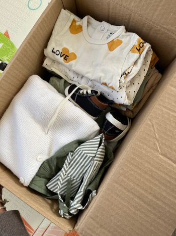 Lot de vêtements 1m (21 articles)