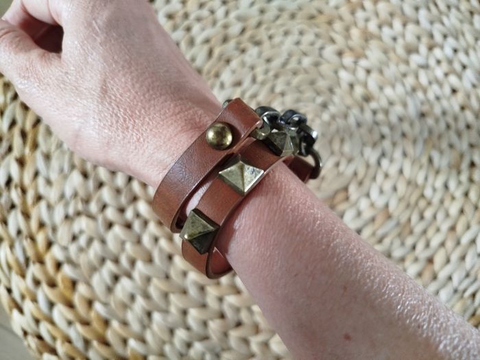 Bracelet marron clouté double enlacement